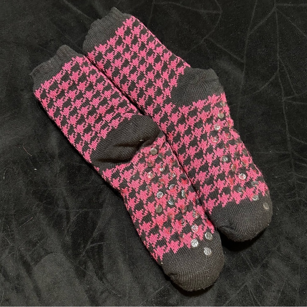 Black & Pink Slipper Socks - Picture 2 of 3